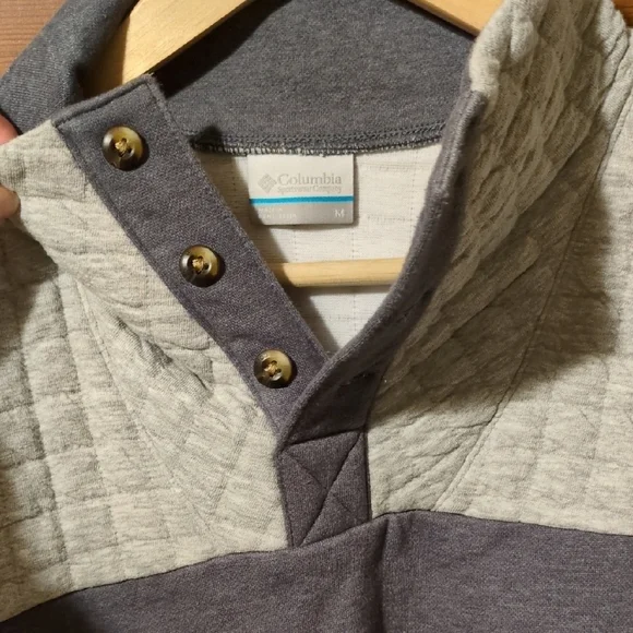Columbia Gray and Cream Quilted Pullover - Medium - Picture 3 of 7